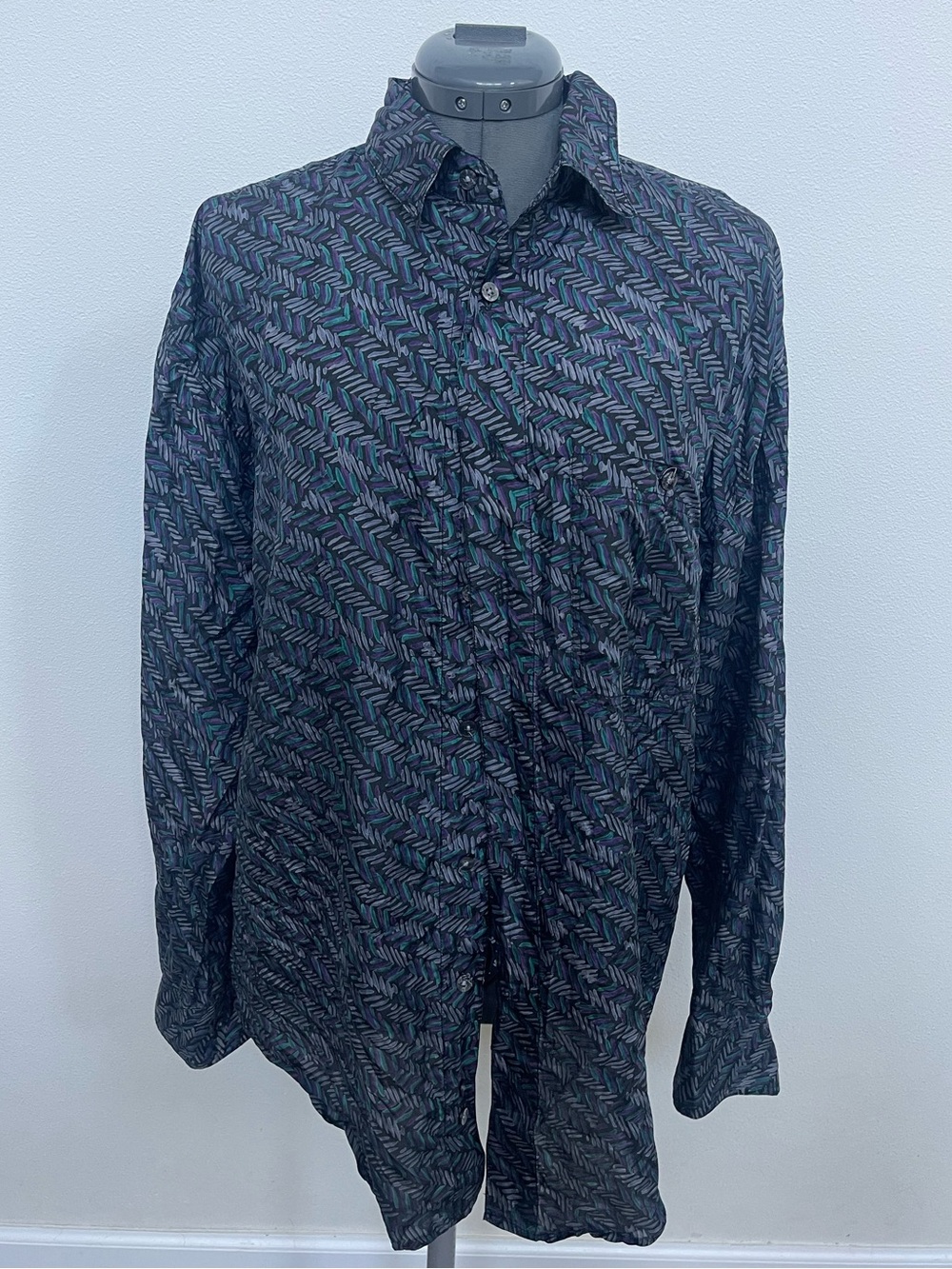 Chiamare Men's 100% Silk Black Patterned Long-Sleeve Button-Up Shirt